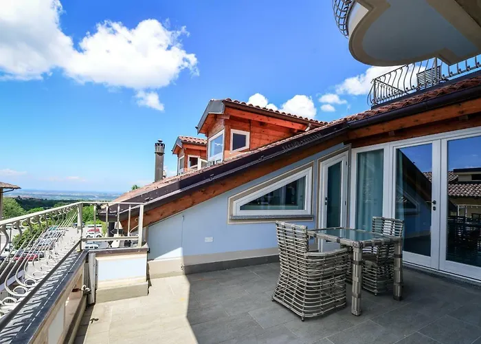 Altezza Aparthotel 4*
